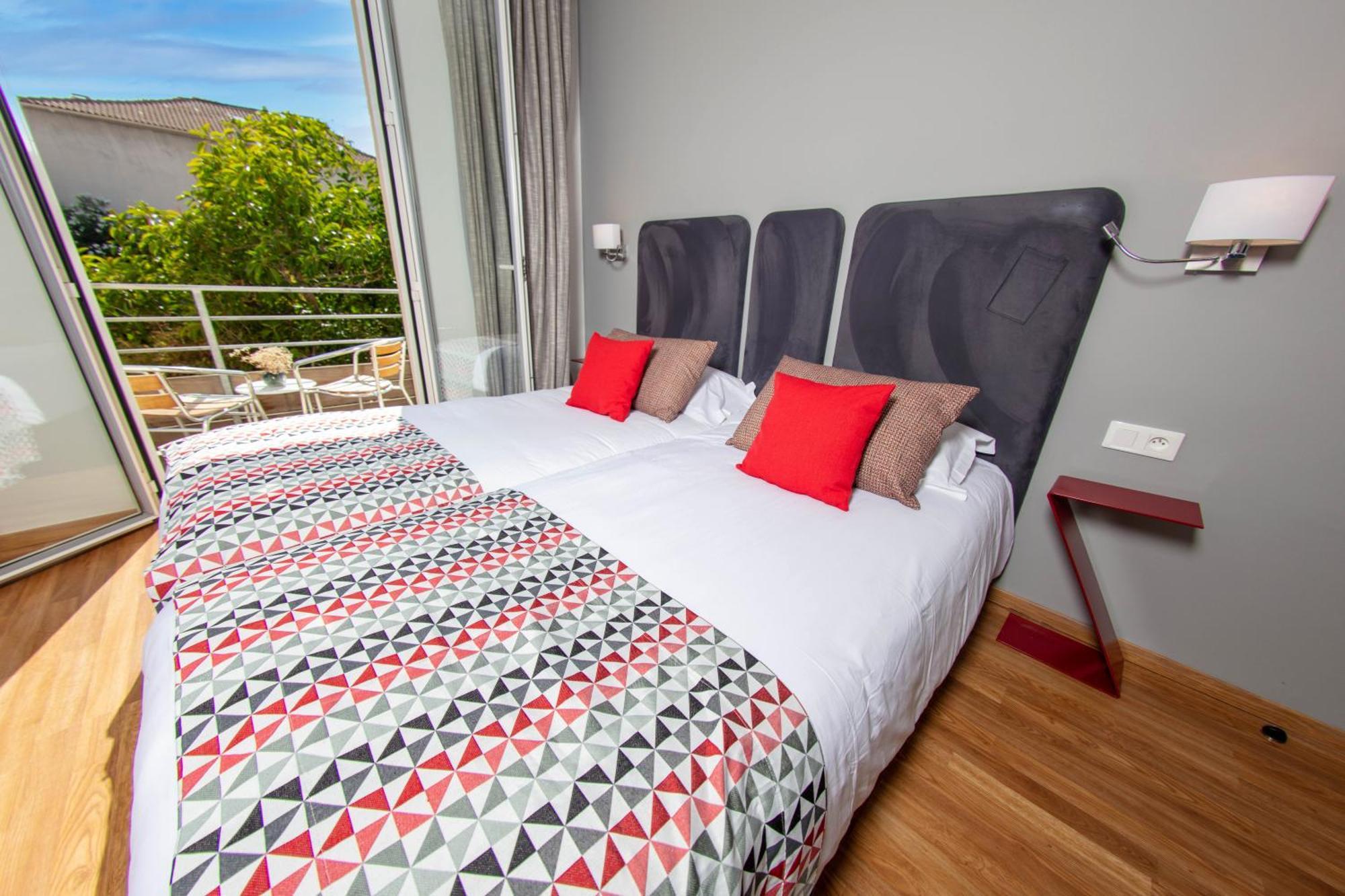 Hotel Mediterranee Calvi  Exterior photo