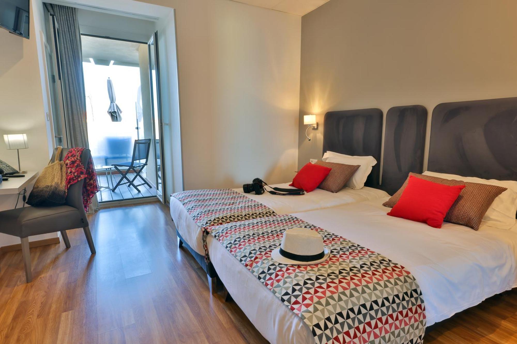 Hotel Mediterranee Calvi  Exterior photo