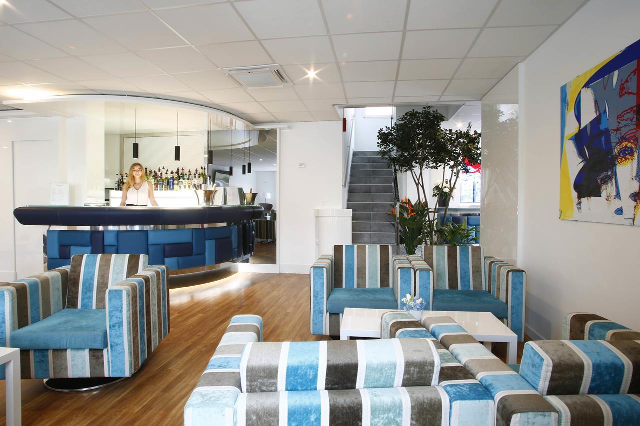 Hotel Mediterranee Calvi  Exterior photo